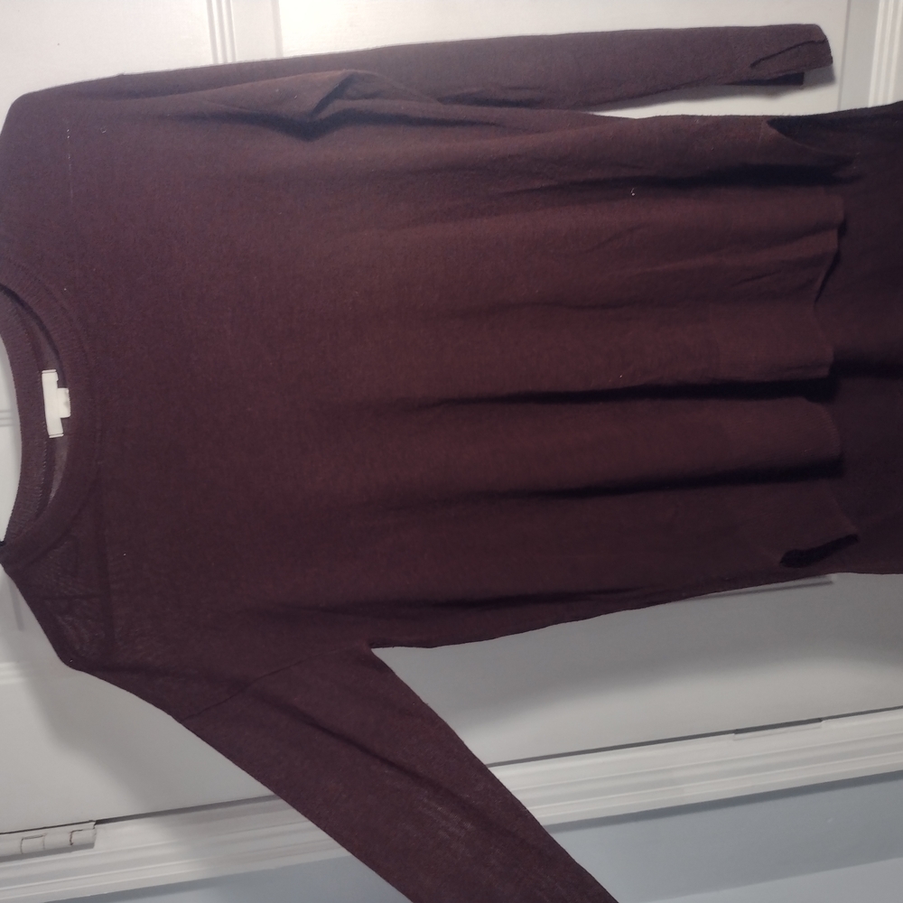 H&M Red Sweatshirt with Long Sleeves and Pleated Style